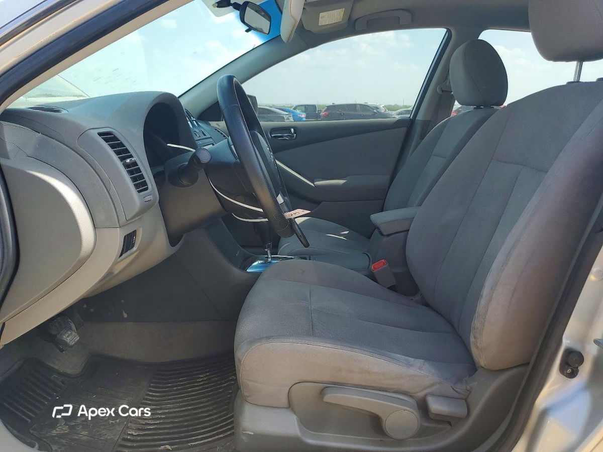Nissan Altima 2012