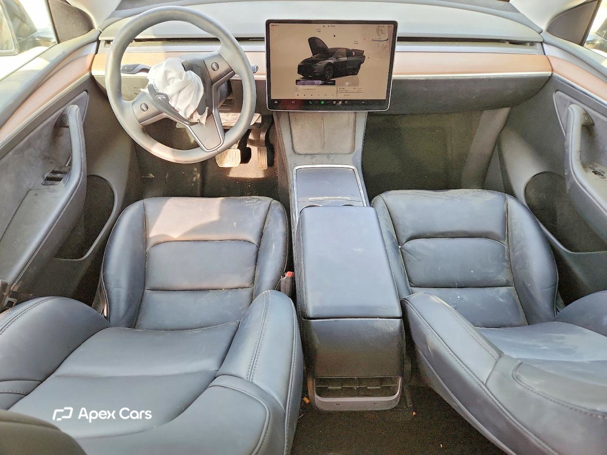 Tesla Model Y 2025