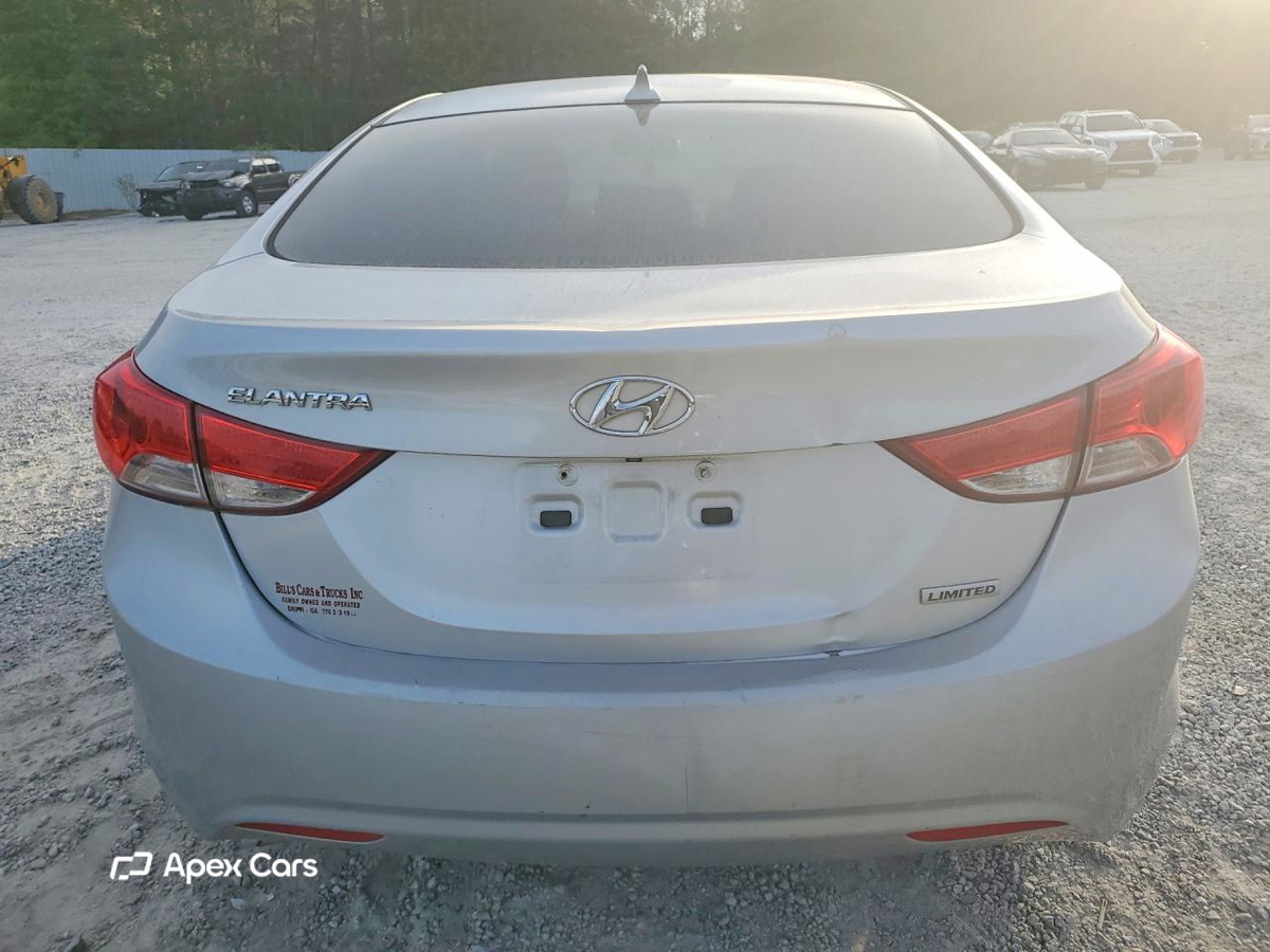 Hyundai Elantra 2012
