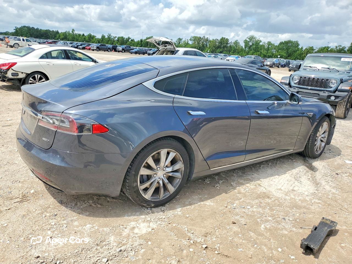 Tesla Model S 2016