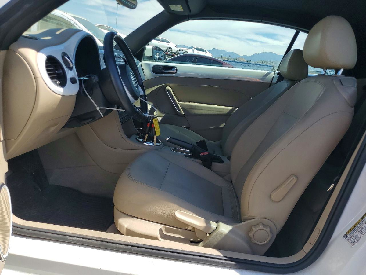 Volkswagen Beetle 2013
