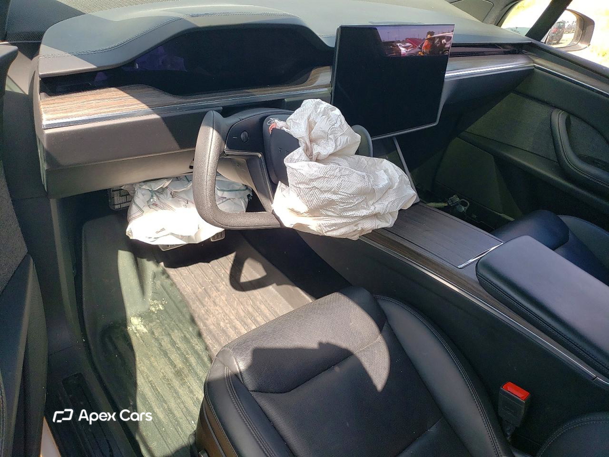 Tesla Model X 2022