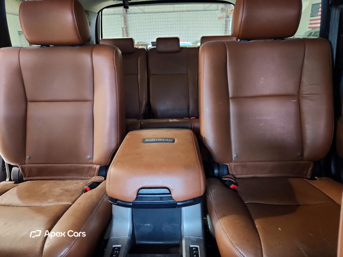 Toyota Sequoia 2011