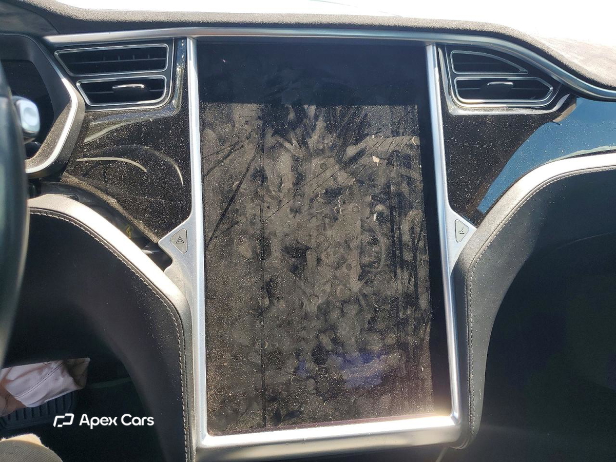 Tesla Model S 2015