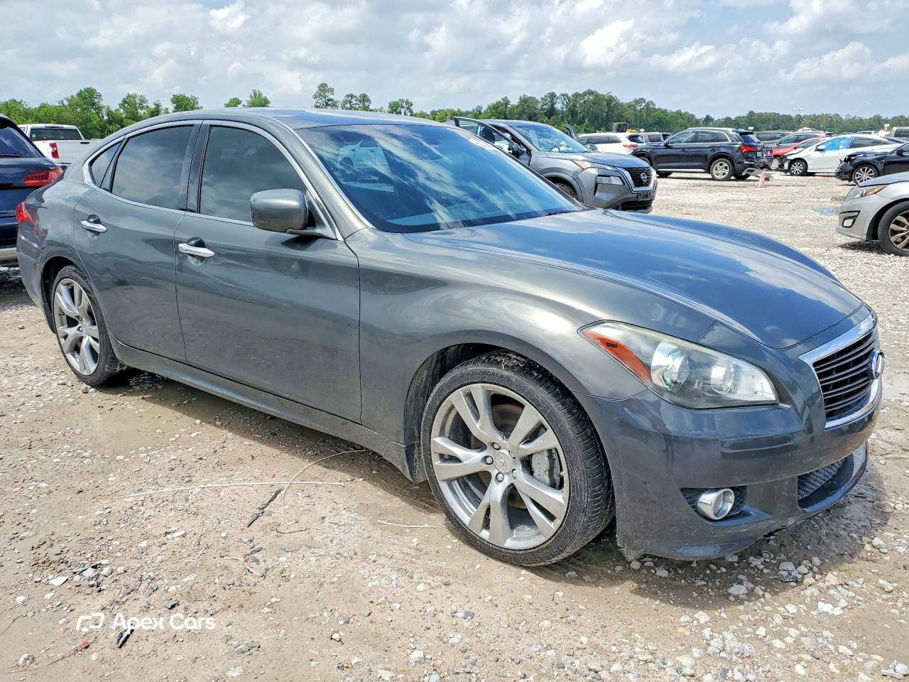 Infiniti M 2013