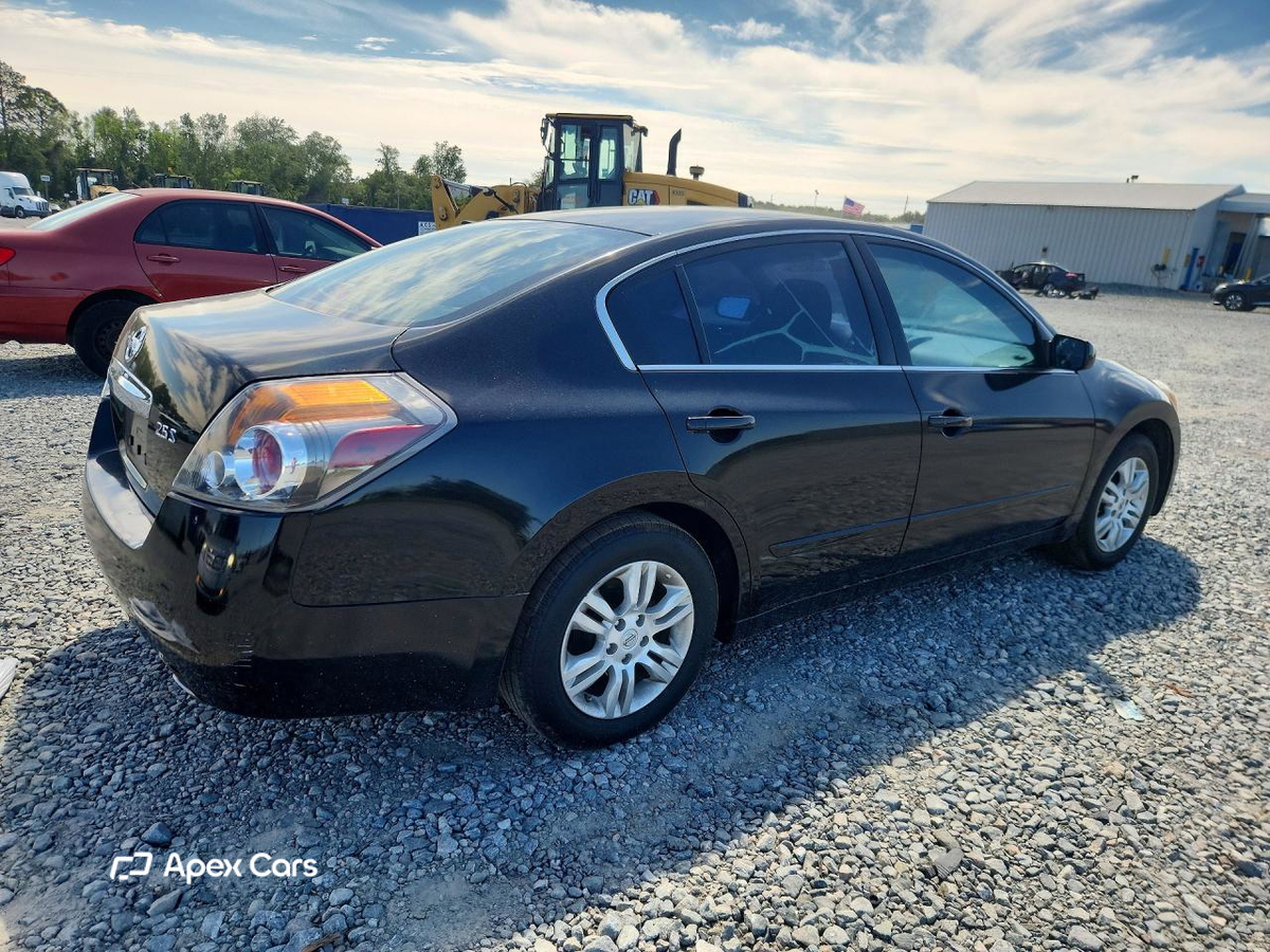 Nissan Altima 2011