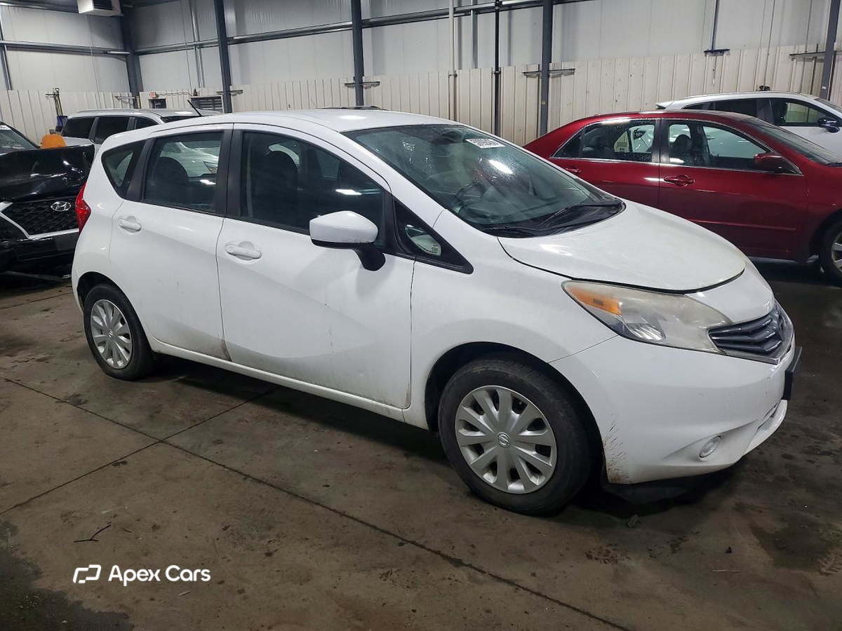Nissan Versa 2015