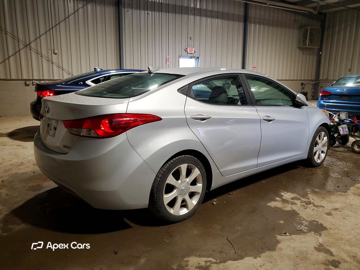 Hyundai Elantra 2012