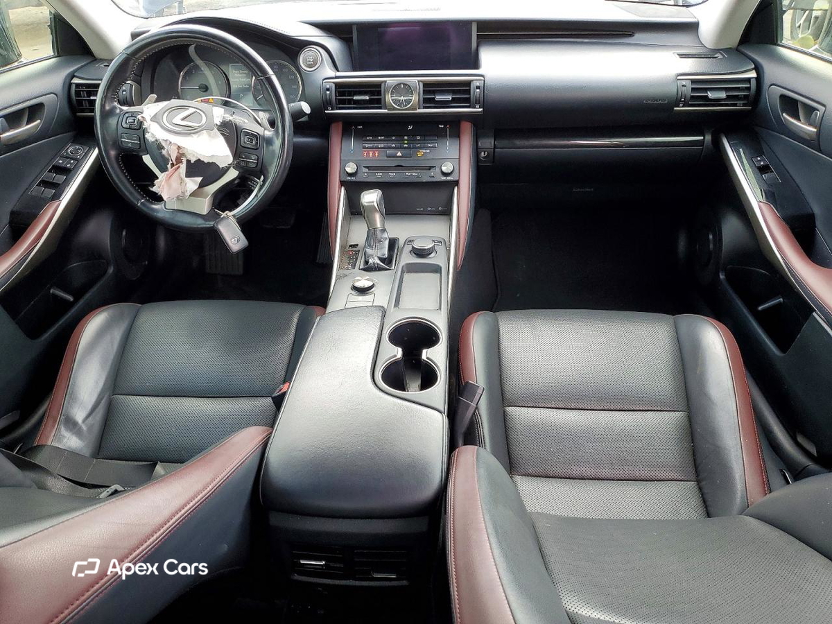 Lexus IS 2018