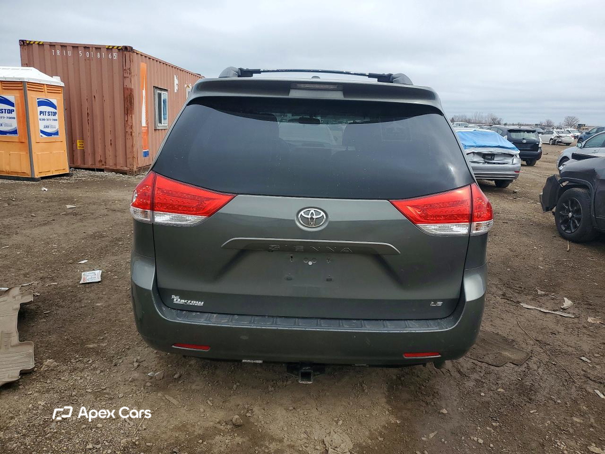 Toyota Sienna 2014