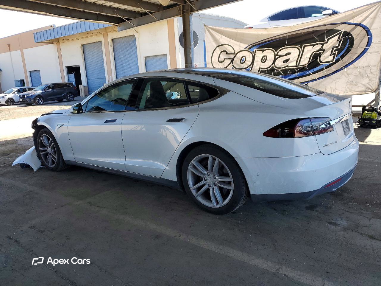 Tesla Model S 2015