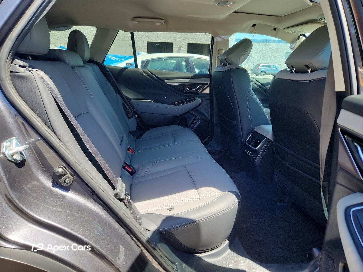 Subaru Outback 2025