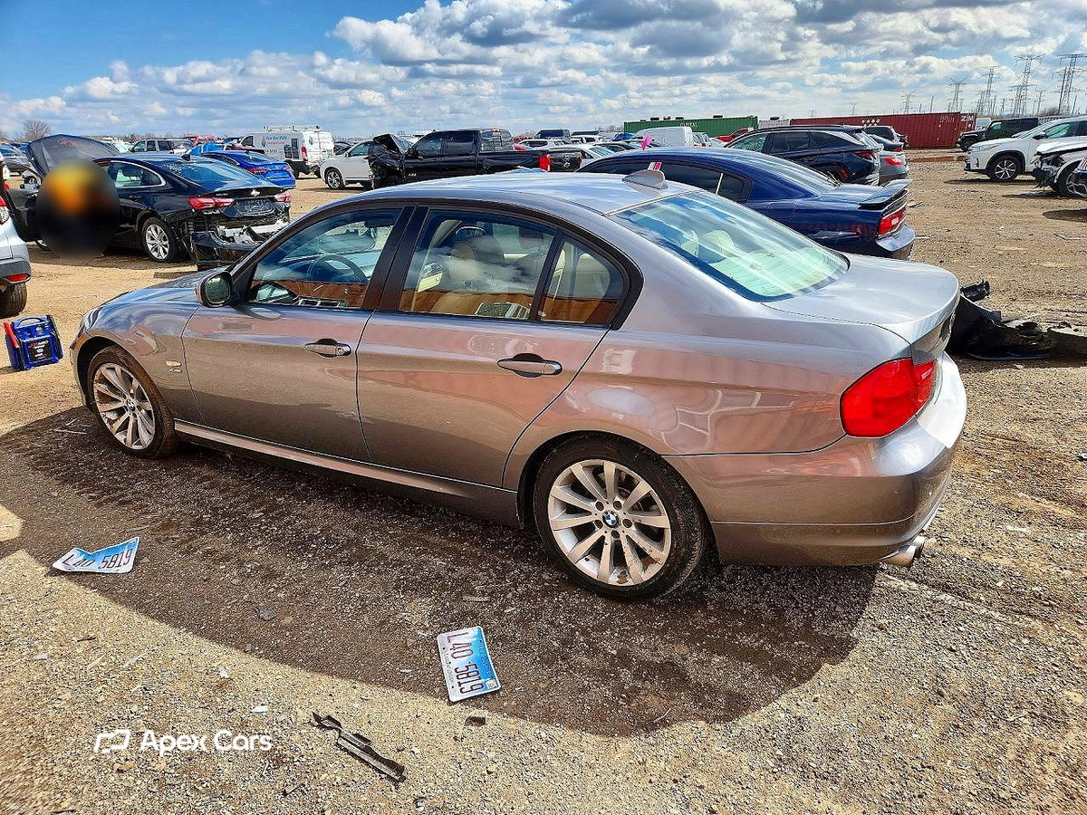 BMW Series 3 2011
