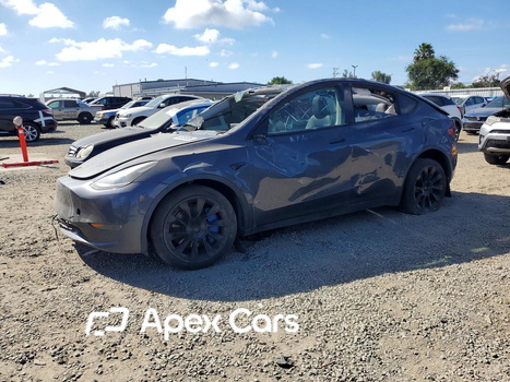 Tesla Model Y 2023 - Image 1 of 12
