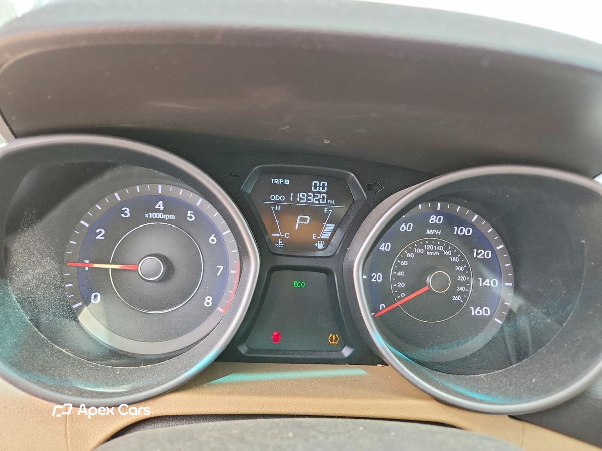 Hyundai Elantra 2013