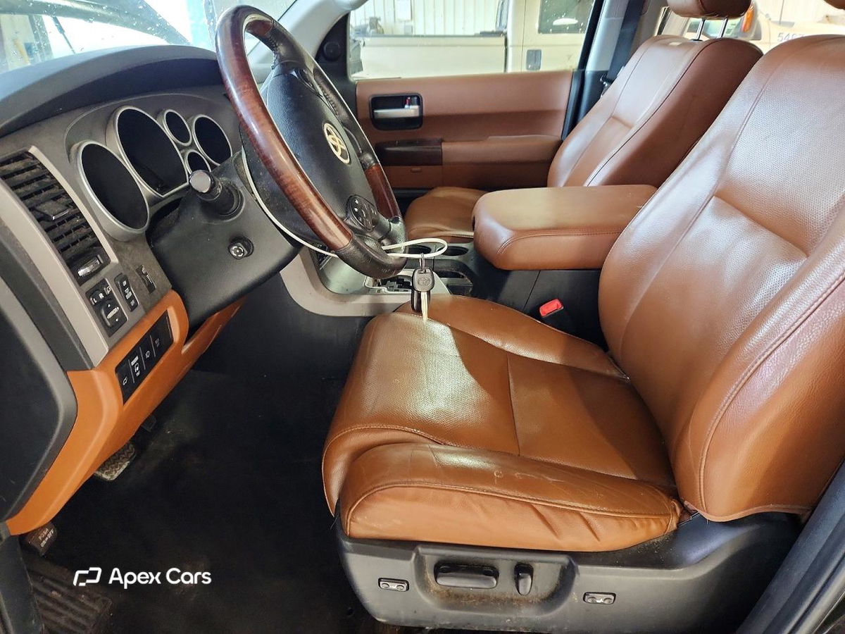 Toyota Sequoia 2011