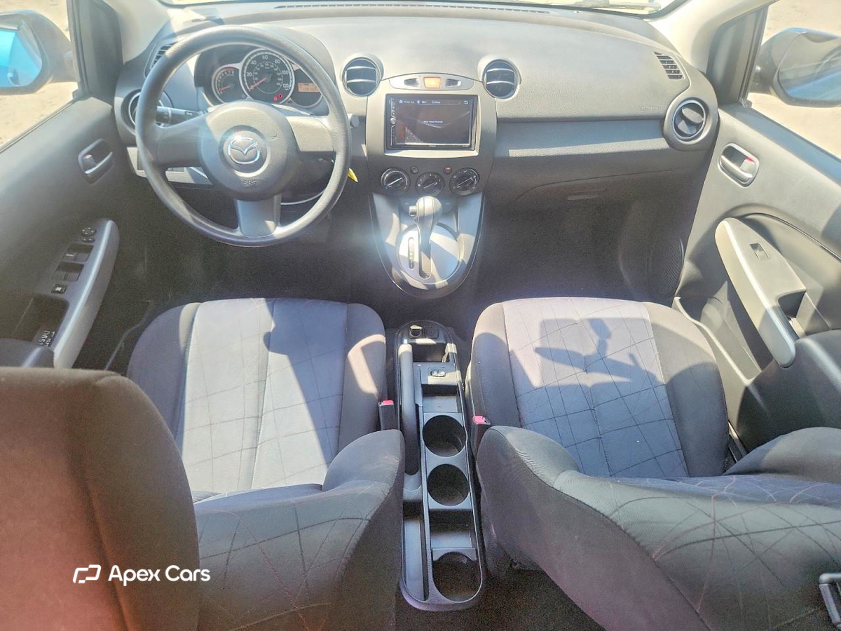 Mazda 2 2012