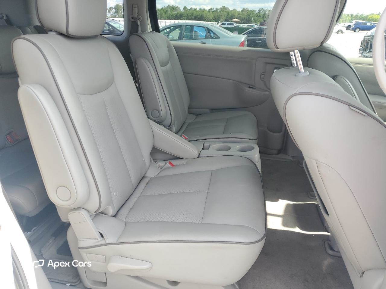 Nissan Quest 2015