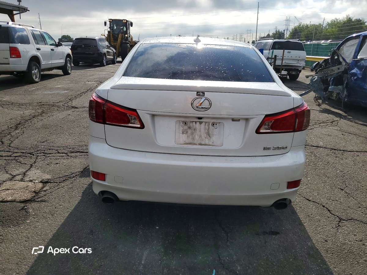 Lexus IS 2011