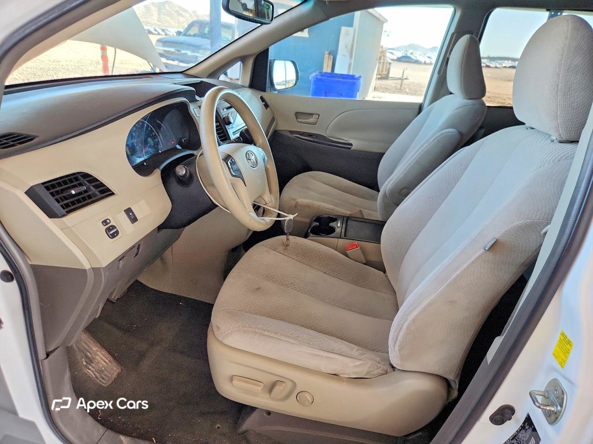 Toyota Sienna 2011