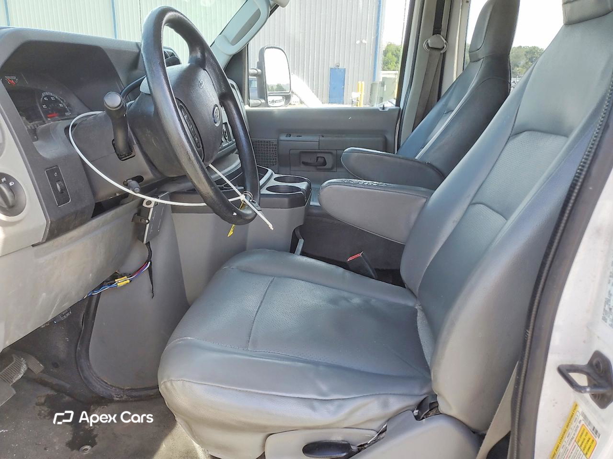 Ford Econoline 2010