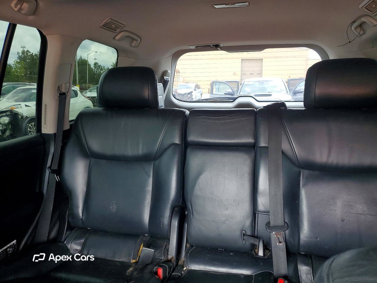 Lexus LX 2011