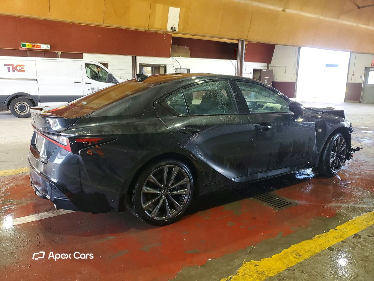 Lexus IS 2025