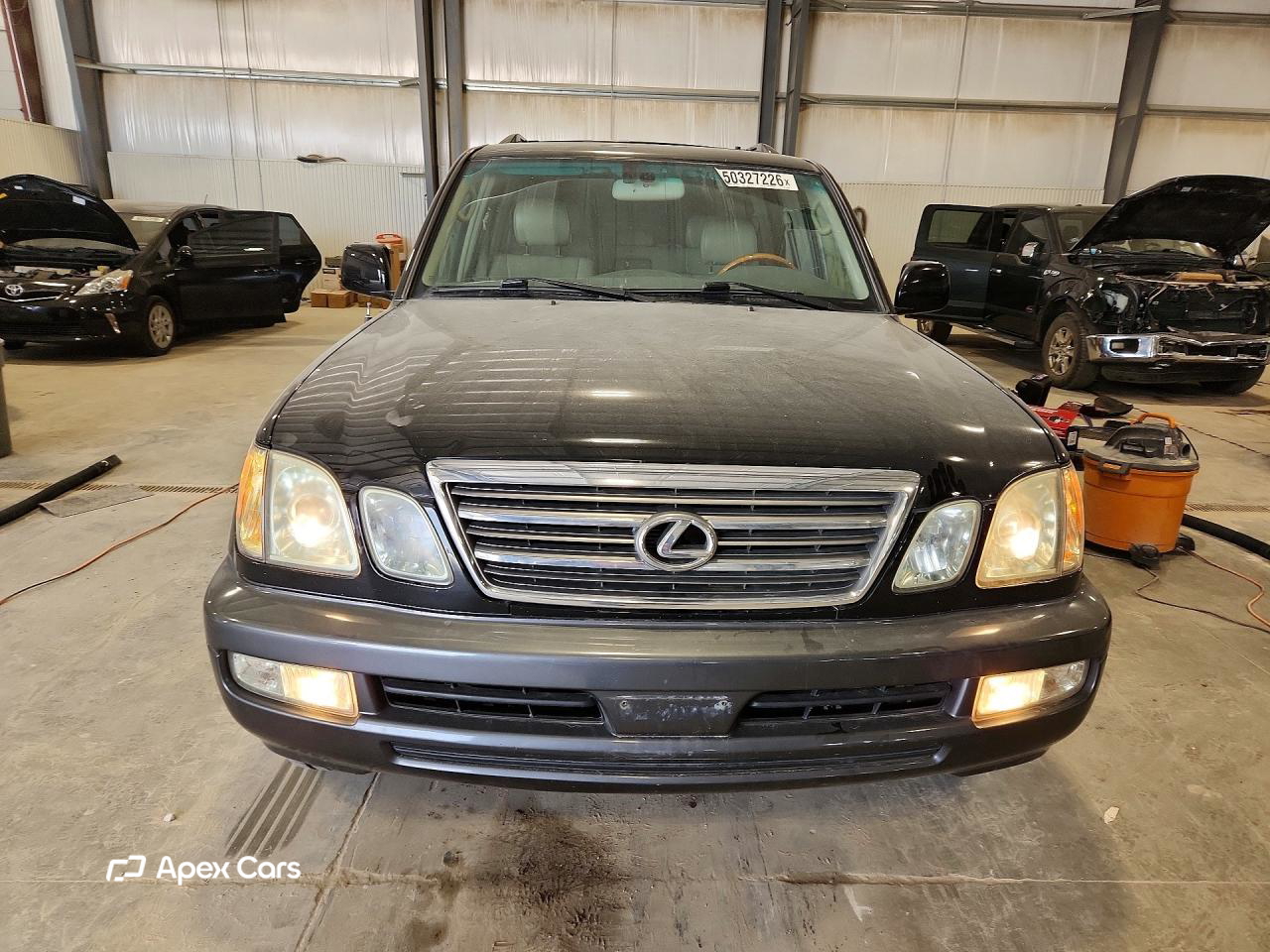 Lexus LX 2004