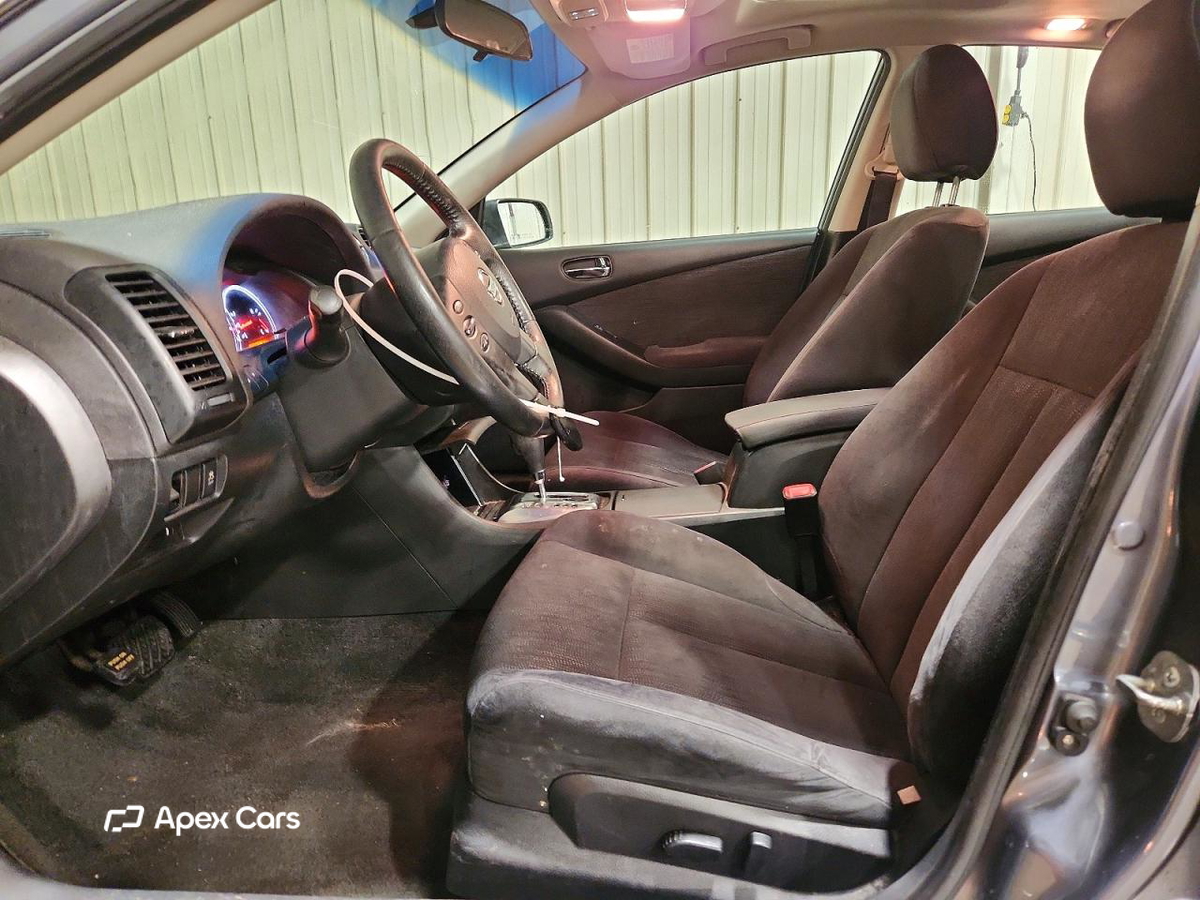 Nissan Altima 2011