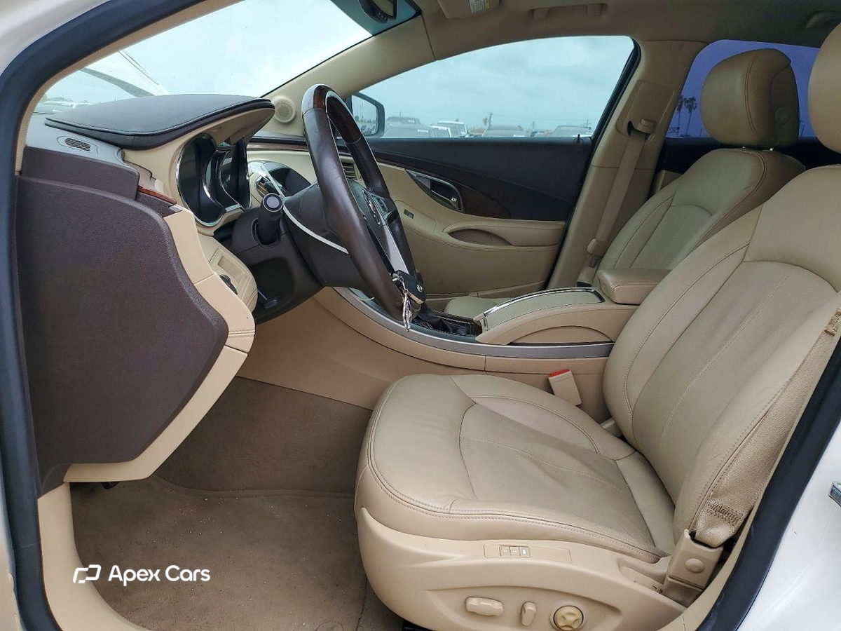 Buick LaCrosse 2011