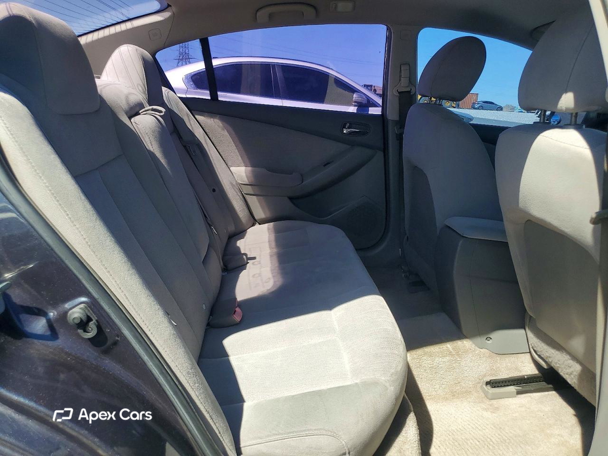 Nissan Altima 2011