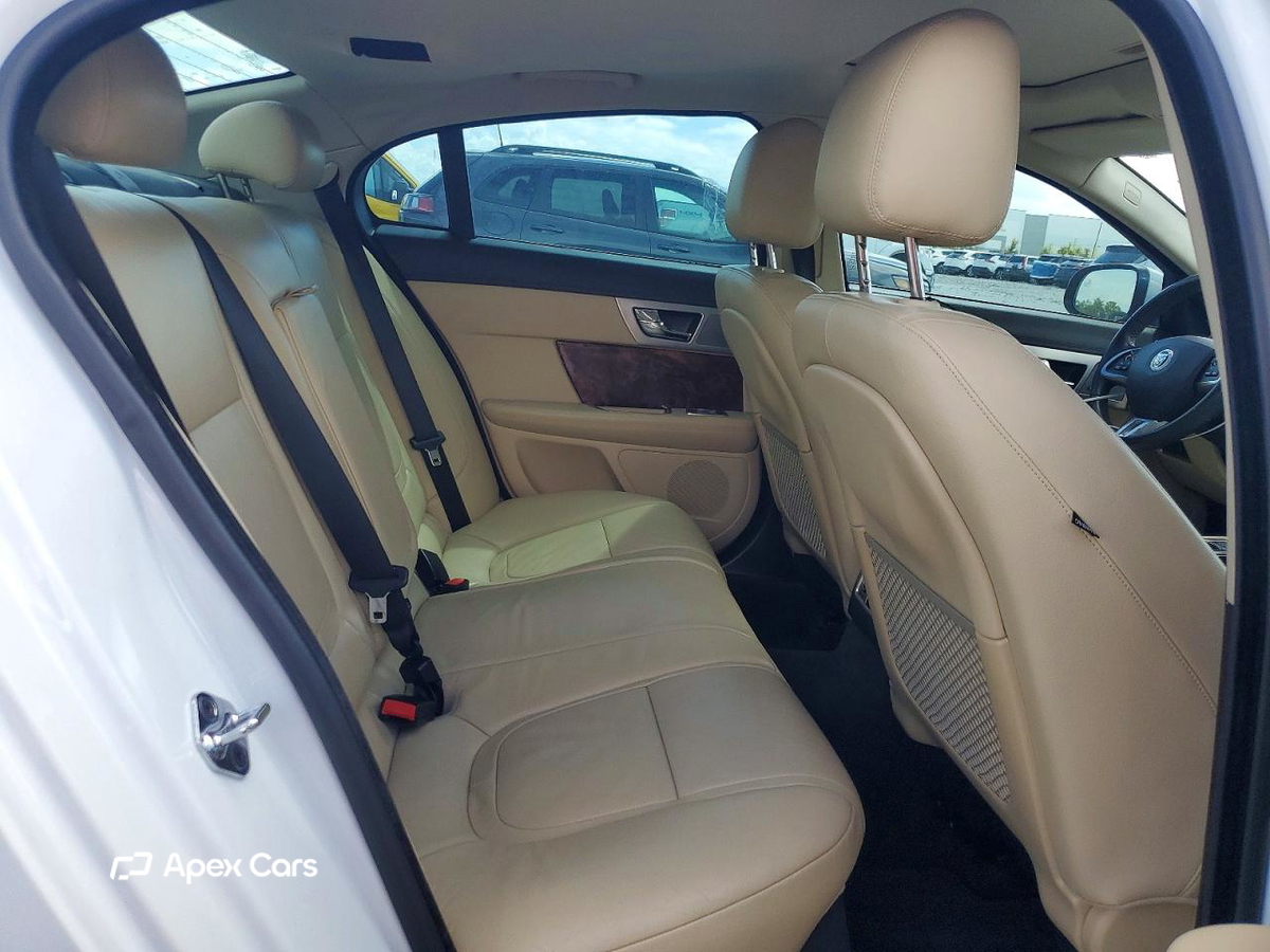 Jaguar XF 2013