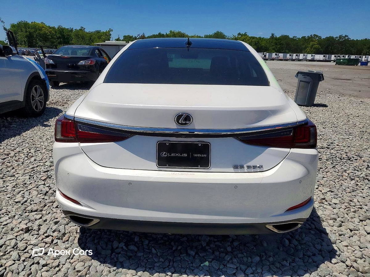 Lexus ES 2022
