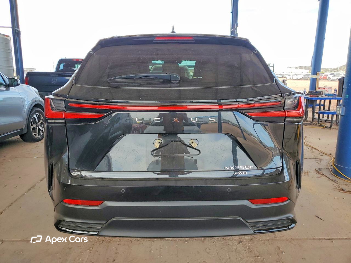Lexus NX 2025