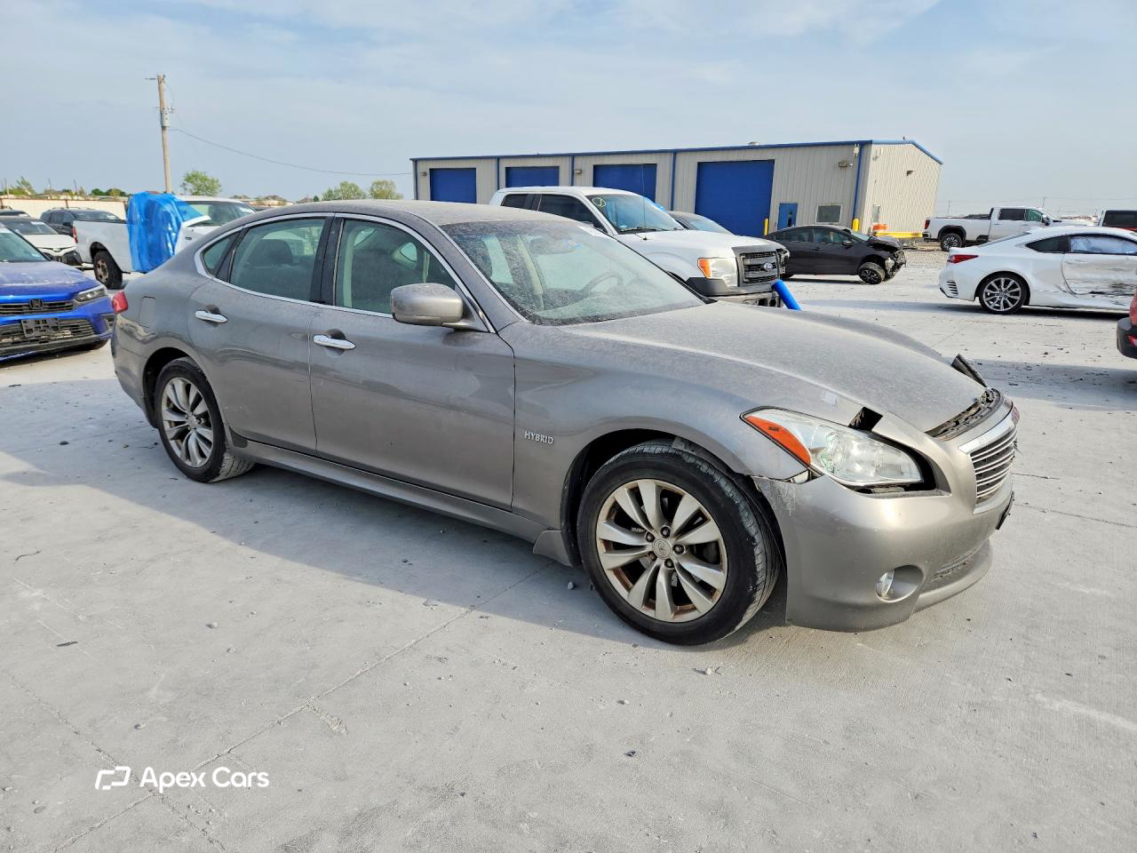 Infiniti M 2012