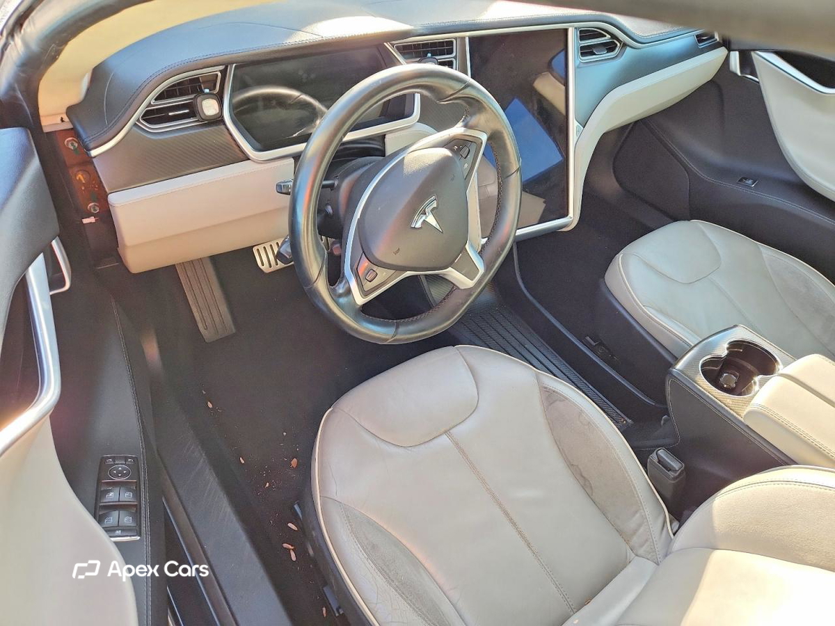 Tesla Model S 2013