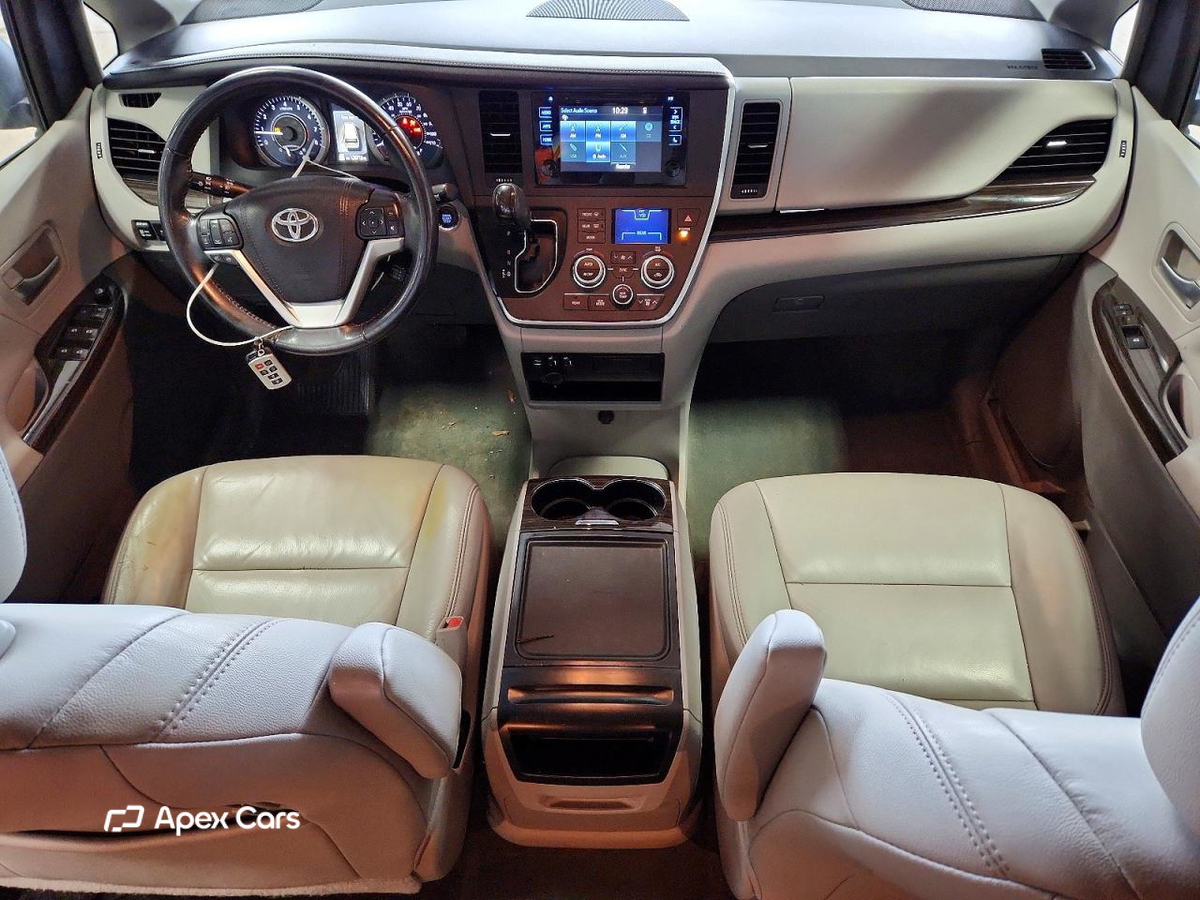 Toyota Sienna 2015