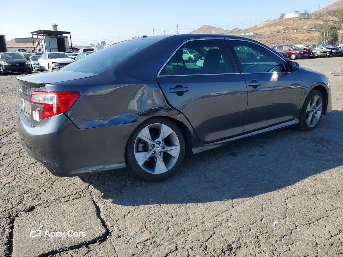Toyota Camry 2012