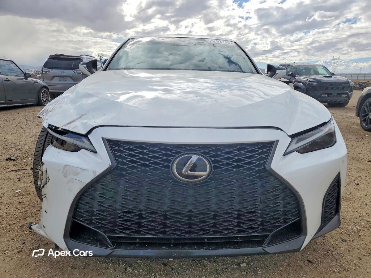 Lexus IS 2021