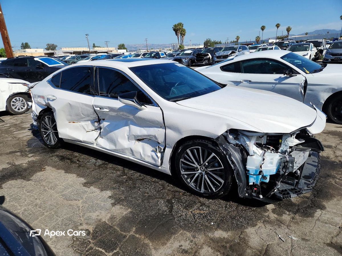 Lexus ES 2024