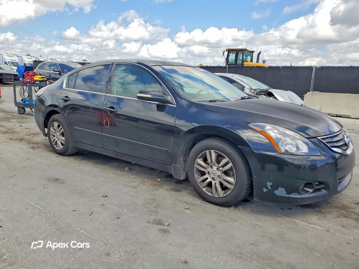 Nissan Altima 2012