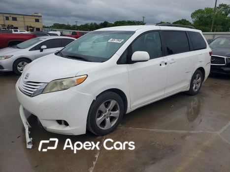 Toyota Sienna 2016 - Image 1 of 13