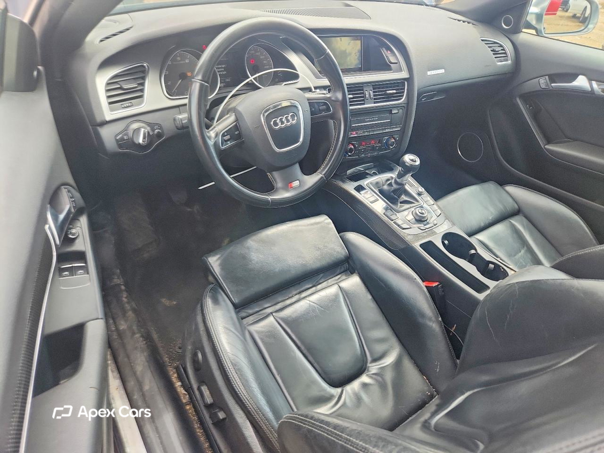 Audi RS5 2011