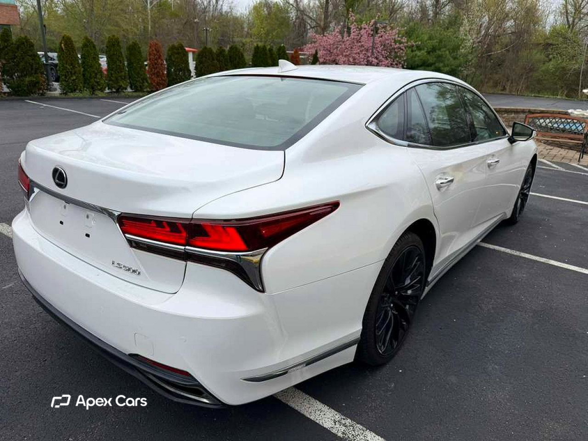 Lexus LS 2021