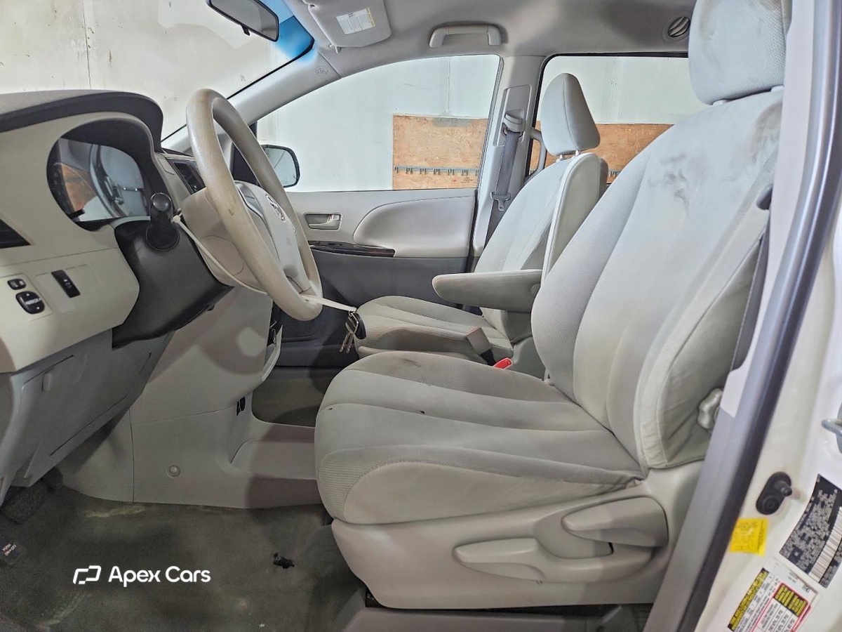 Toyota Sienna 2012