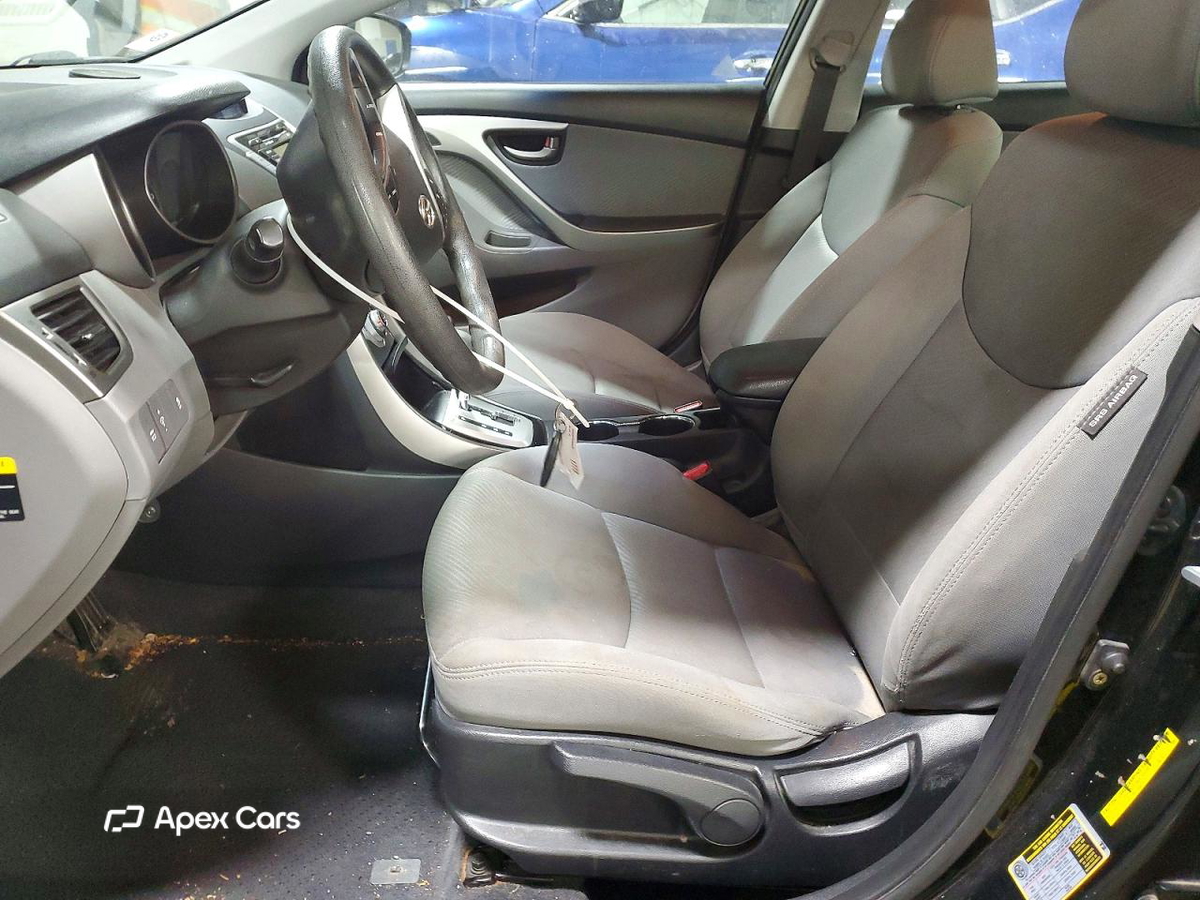 Hyundai Elantra 2012