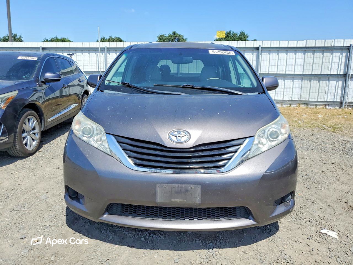 Toyota Sienna 2012