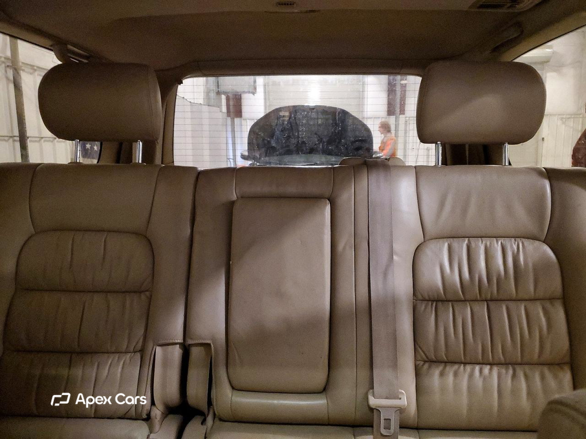 Lexus LX 2000