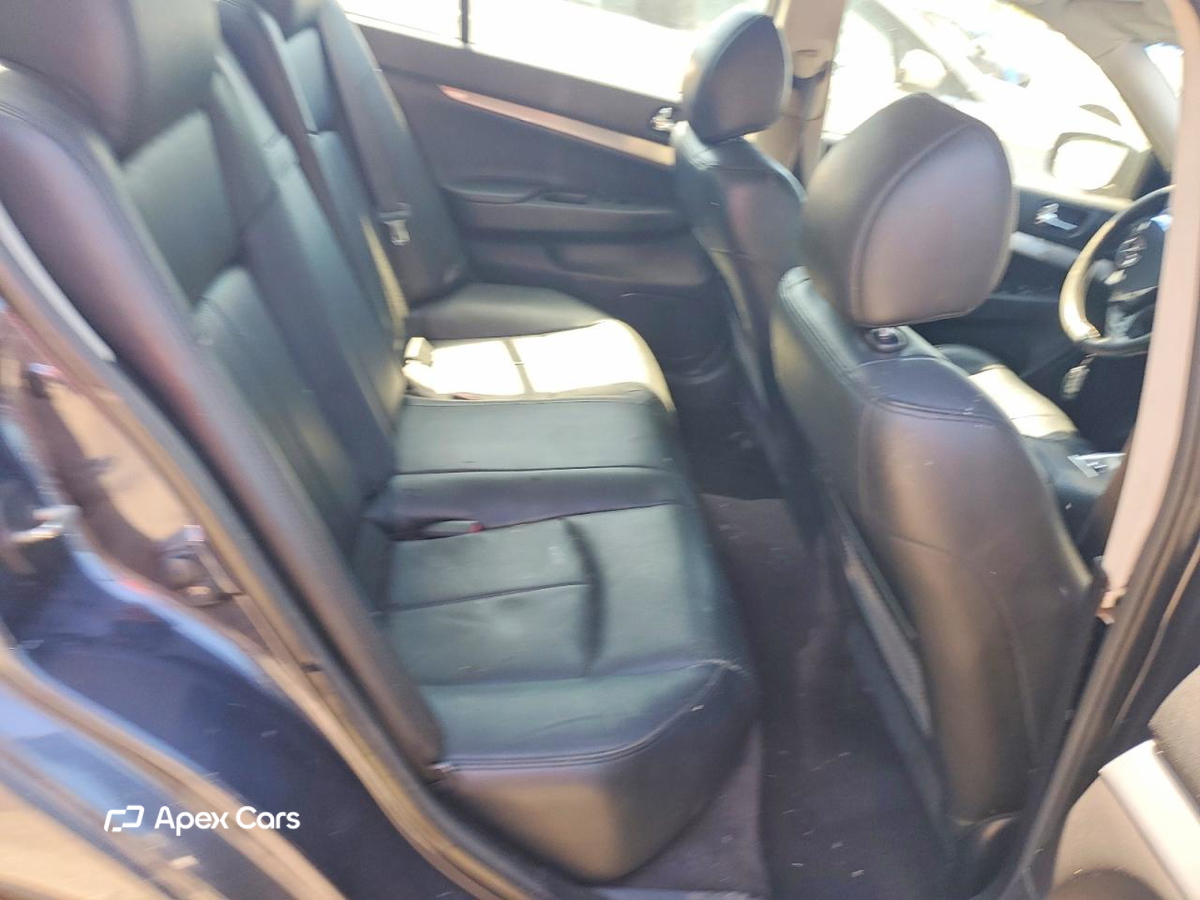 Infiniti G 2013