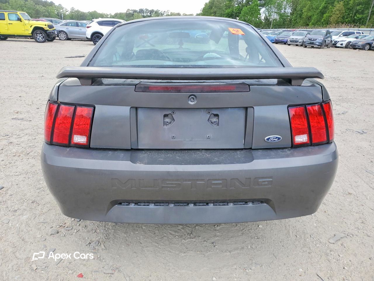 Ford Mustang 2004
